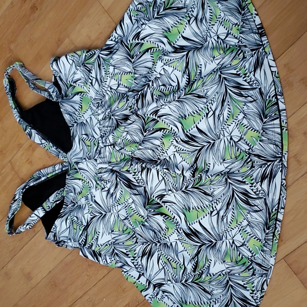 NEW/SWIMDRESS TOP ONLY - Picture 4 of 4